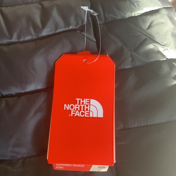 SOLD! The North Face Women’s Aconcagua Jacket BNWT Size Medium Color TNF Black - Picture 6 of 13